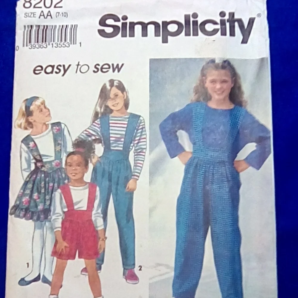 Simplicity 8202 EASY Girl's Outfits 7-8-10